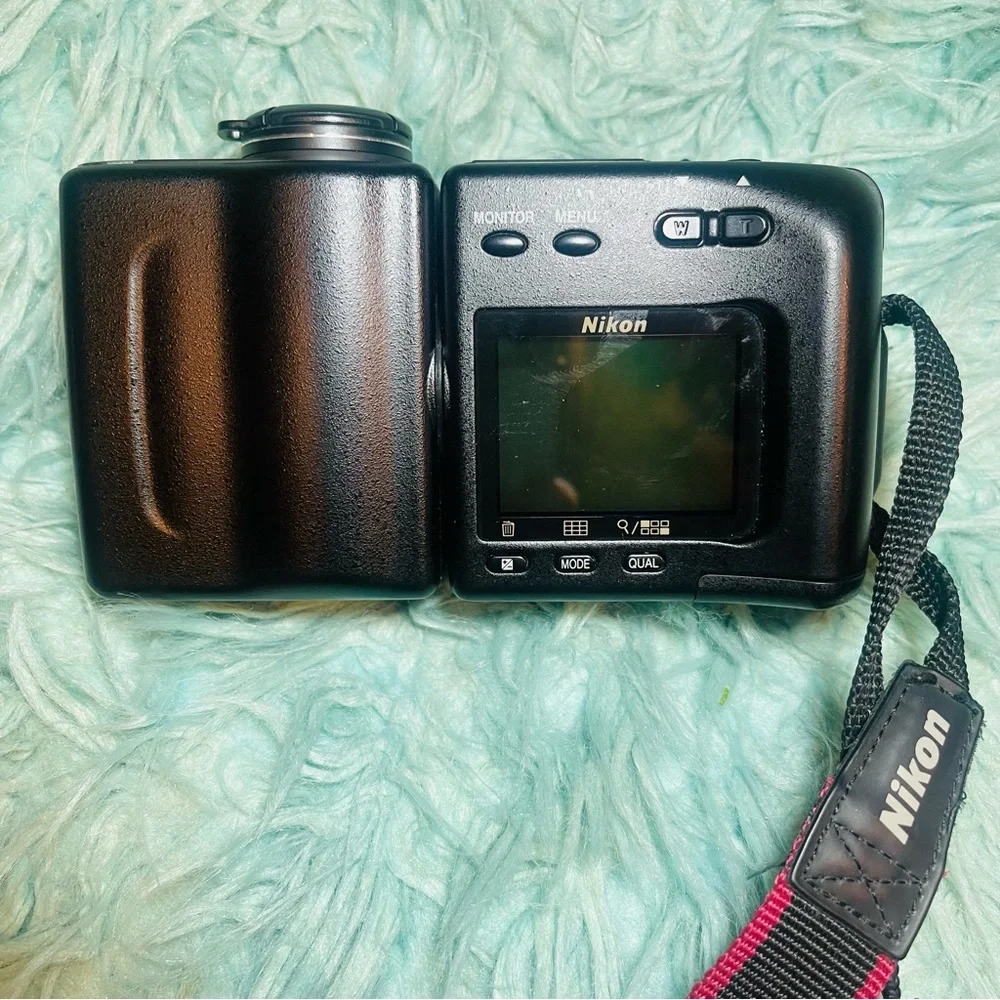 Nikon COOLPIX S950 Black Camera